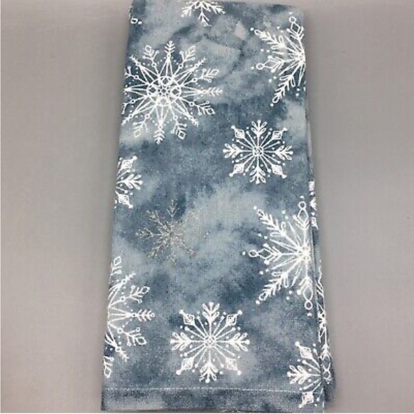 Certified International Holiday Mug &  Rachel Ashwell Snowflake KitchenTowel Set - Picture 5 of 10